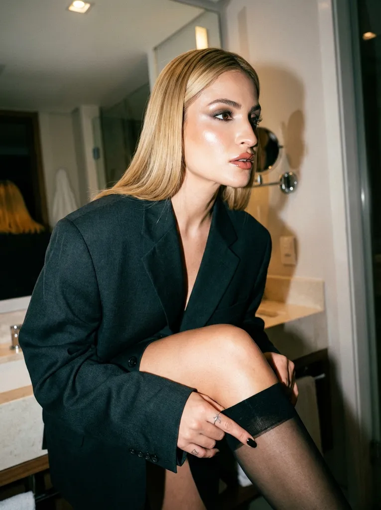 Hotel Bathroom Flash Editorial
